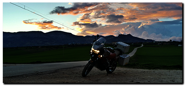 Aprilia Caponord ETV1000 Rally-Raid Evening over the Gran Sasso ....