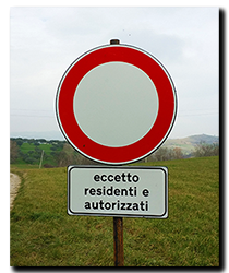 Abruzzo landslide March 2015 - road closed